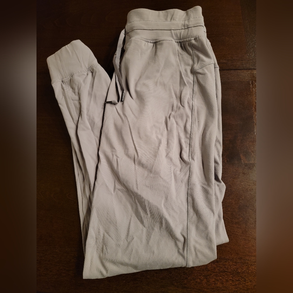 Zyia Heathered Grey Ascend Joggers